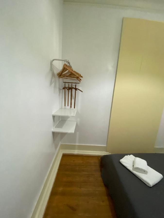 Relax Chiado 3 - Cute Little Double Room With Shared Bathroom 리스본 외부 사진